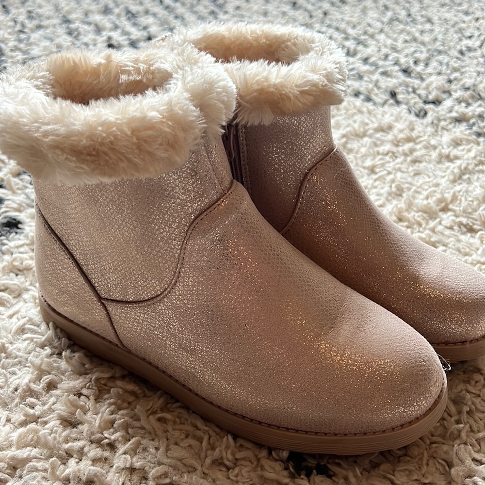 Girls size 5 cat and Jack boots